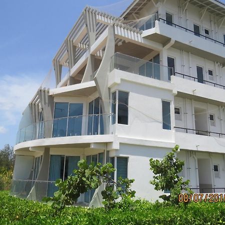 Luxury Penthouse, Nilaveli Appartamento Trincomalee Esterno foto